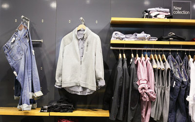 新手第一次批發(fā)服裝如何確定進貨數(shù)量 - 籬笆網(wǎng)